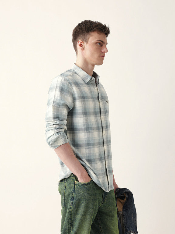 Men Slim Fit Checkered Button Down Collar Casual Shirt