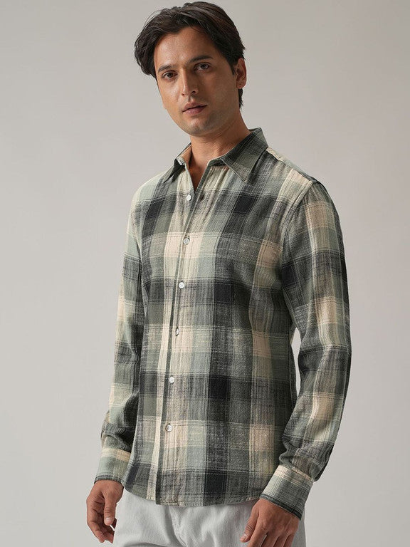 Men Slim Fit Checkered Button Down Collar Casual Shirt