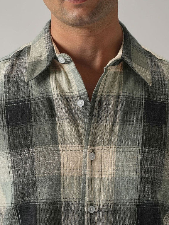 Men Slim Fit Checkered Button Down Collar Casual Shirt