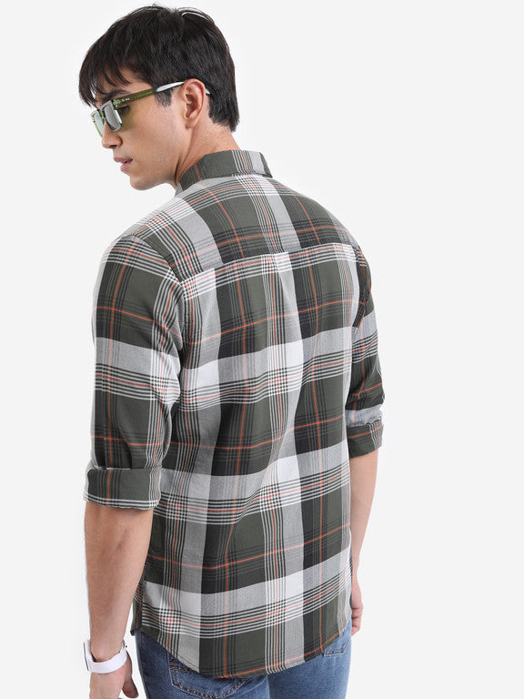 Men Slim Fit Checkered Button Down Collar Casual Shirt