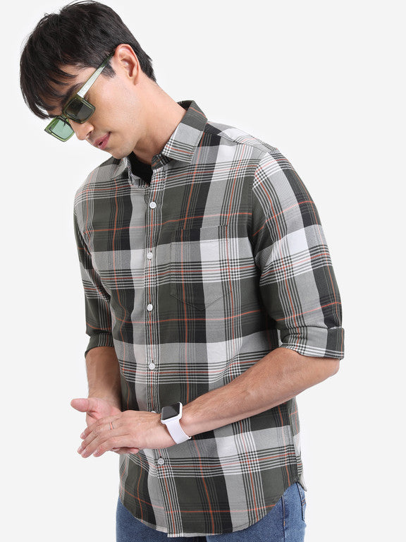 Men Slim Fit Checkered Button Down Collar Casual Shirt