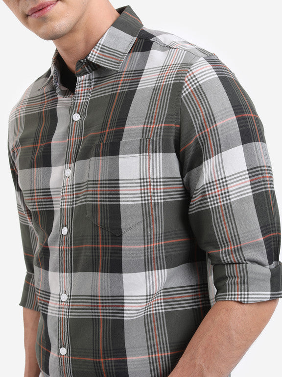 Men Slim Fit Checkered Button Down Collar Casual Shirt
